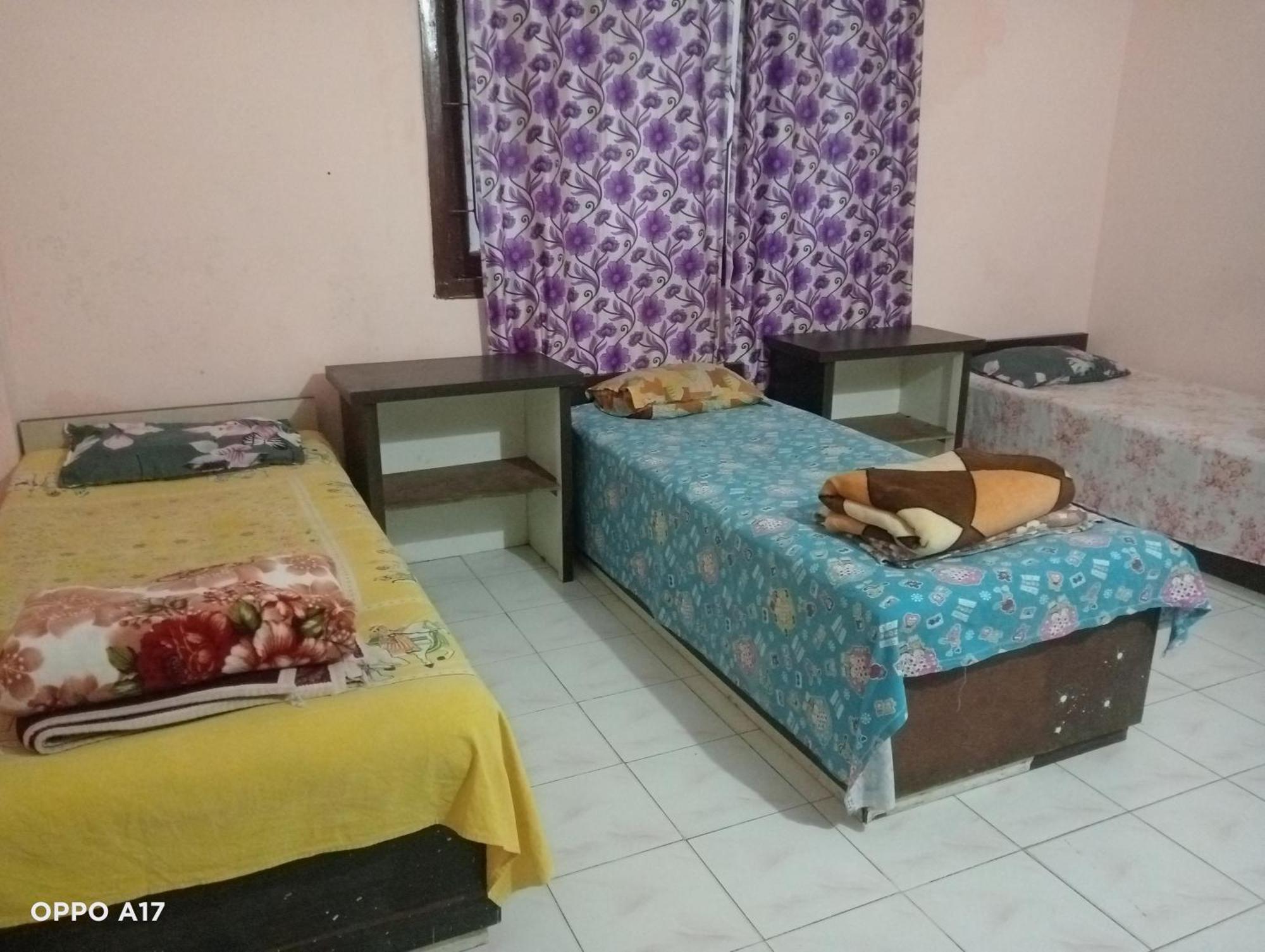 Swaroop Ashray Homestay Siliguri Bilik gambar