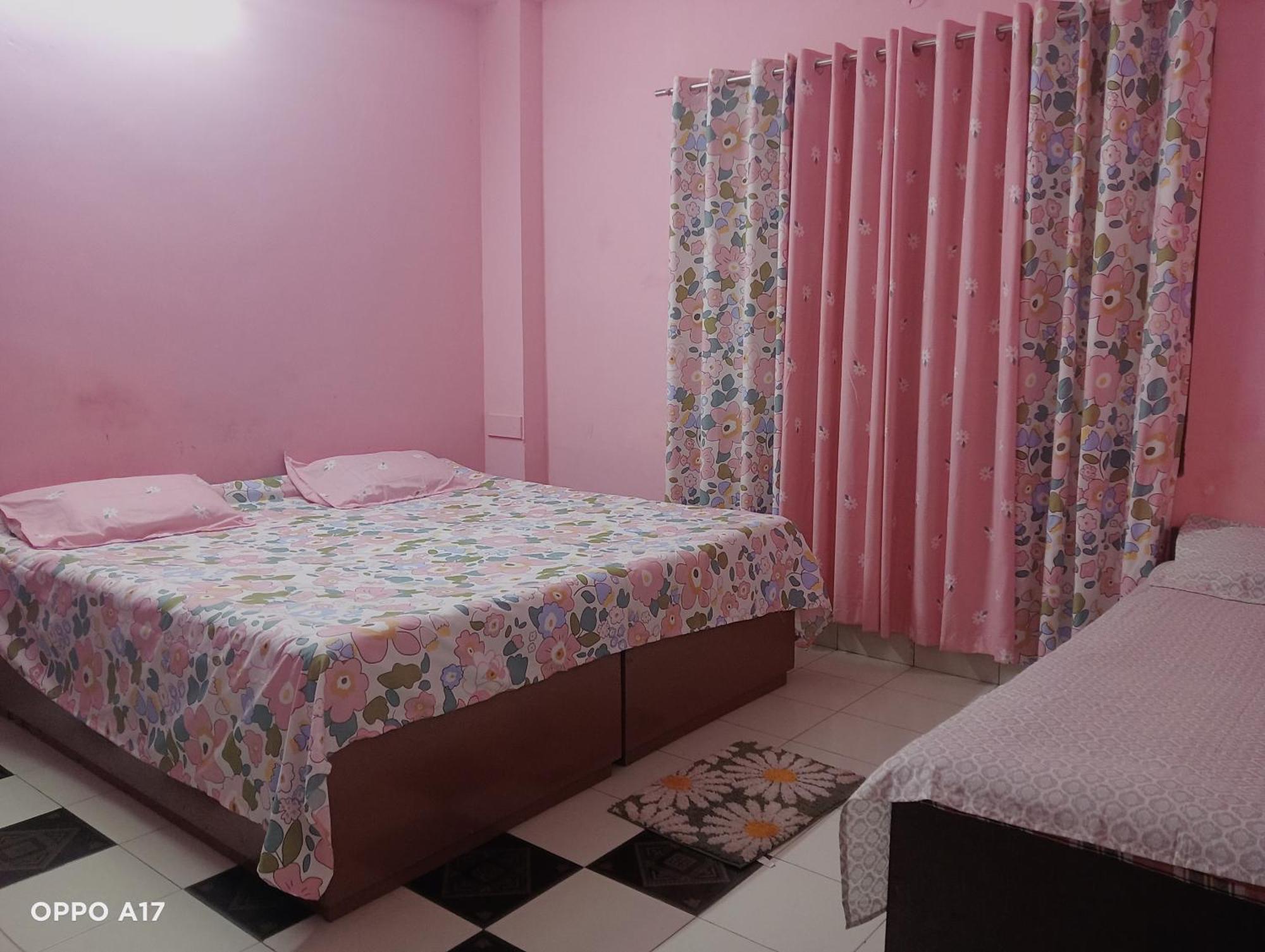 Swaroop Ashray Homestay Siliguri Bilik gambar